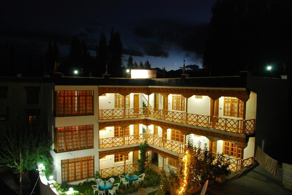 The Auspicious Hotel Leh Buitenkant foto
