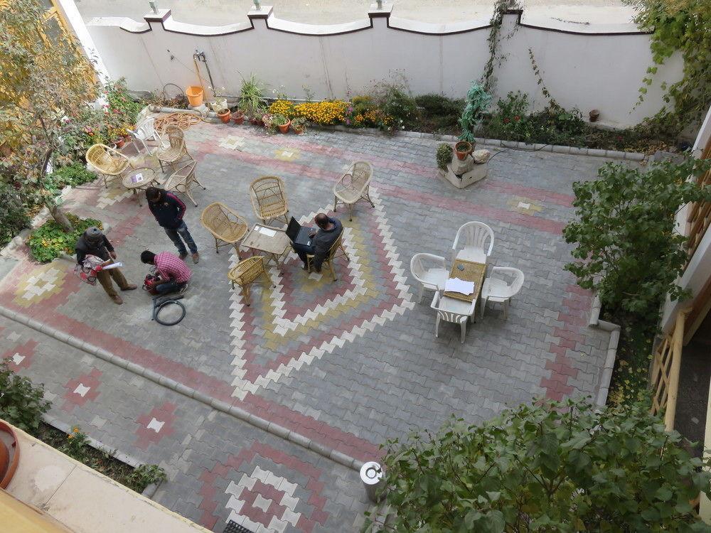 The Auspicious Hotel Leh Buitenkant foto
